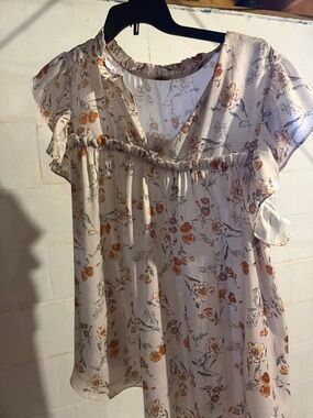 Cream Floral Short-Sleeve Ruffle-Trim Women's Blouse